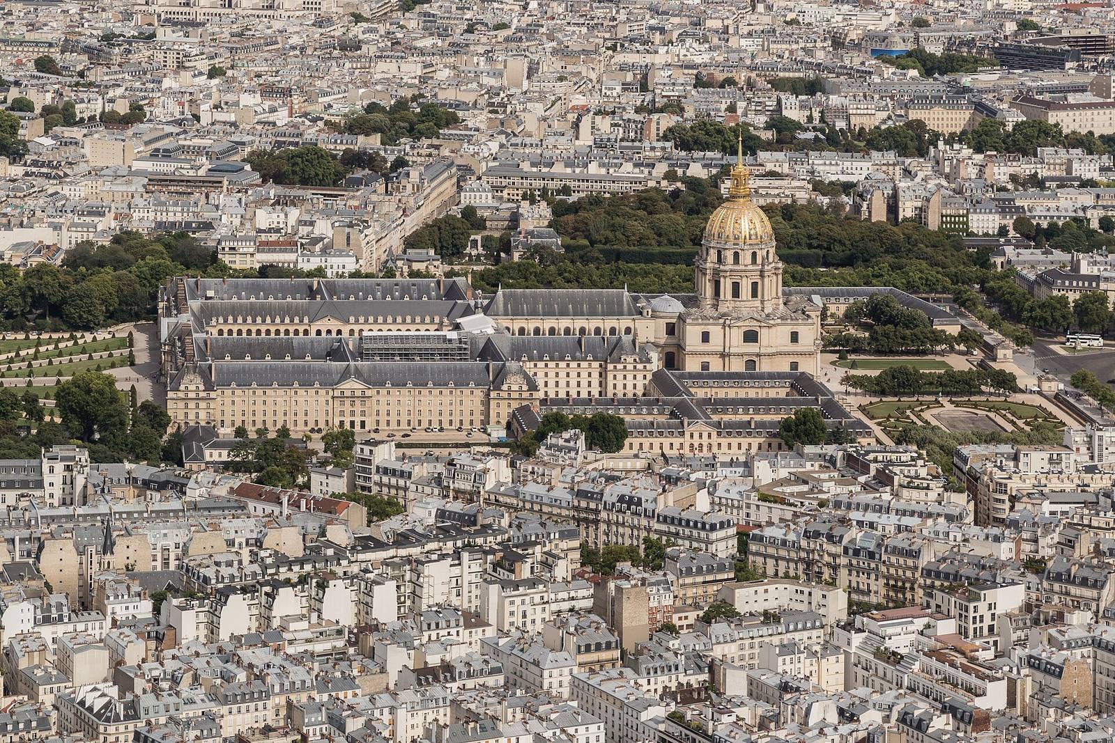 Utsikt fra Eiffeltårnet mot Les Invalides og den gyldne kuppelen